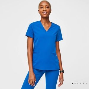 Casma Three Pocket Scrub Top Size M Royal Blue